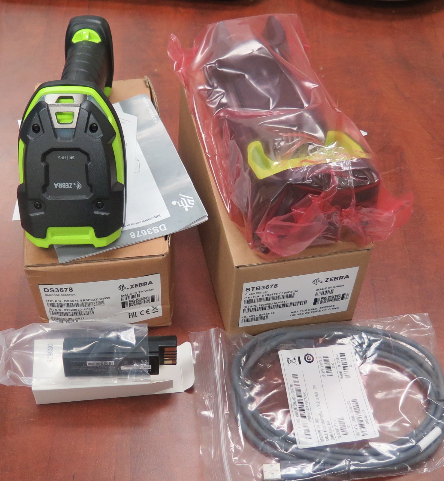 NEW Zebra Motorola DS3678 -SR0F003VZWW 1D 2D Barcode Scanner & STB3678 Cradle