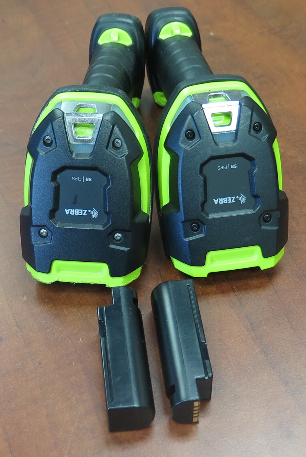 Lot of 2 Zebra Motorola Symbol Barcode Scanner Li3678 -SR0F003VZWW w/ Battery