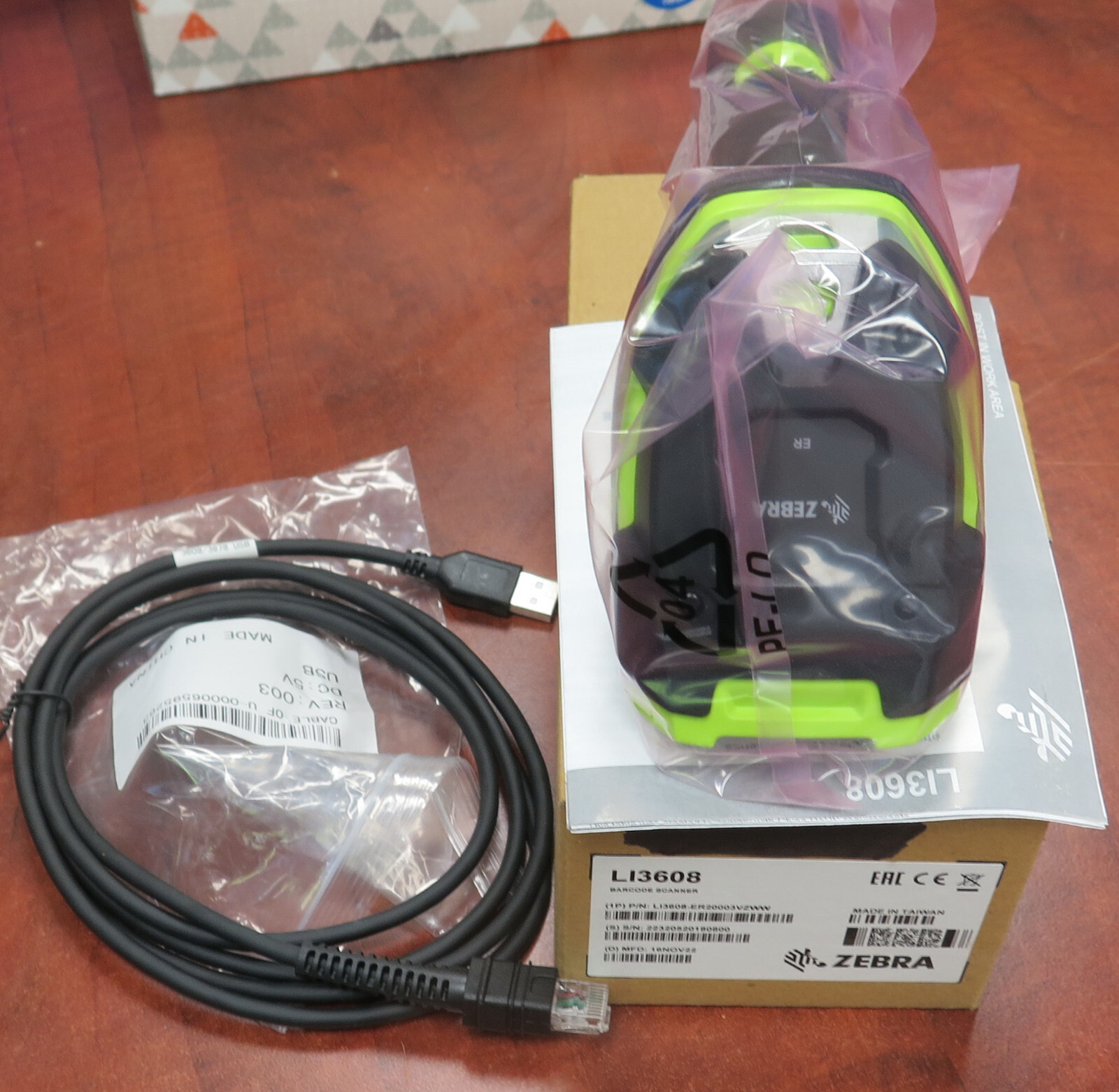 New Zebra Motorola Symbol Barcode Scanner Li3608 -ER0003VZWW Extended Range USB