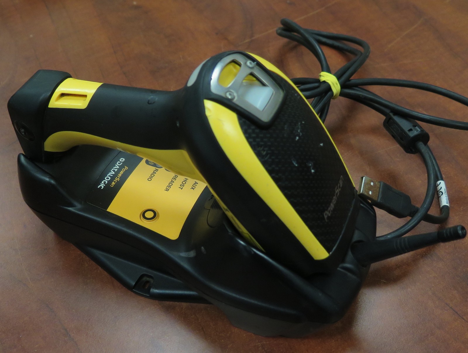 Datalogic Powerscan PM9300 910RB 1D 2D Barcode Scanner USB Cradle & Battery