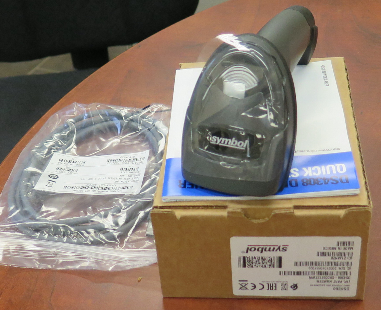 New Motorola Zebra Symbol Barcode Scanner DS4308-SR00587ZZWW USB Black 1D 2D