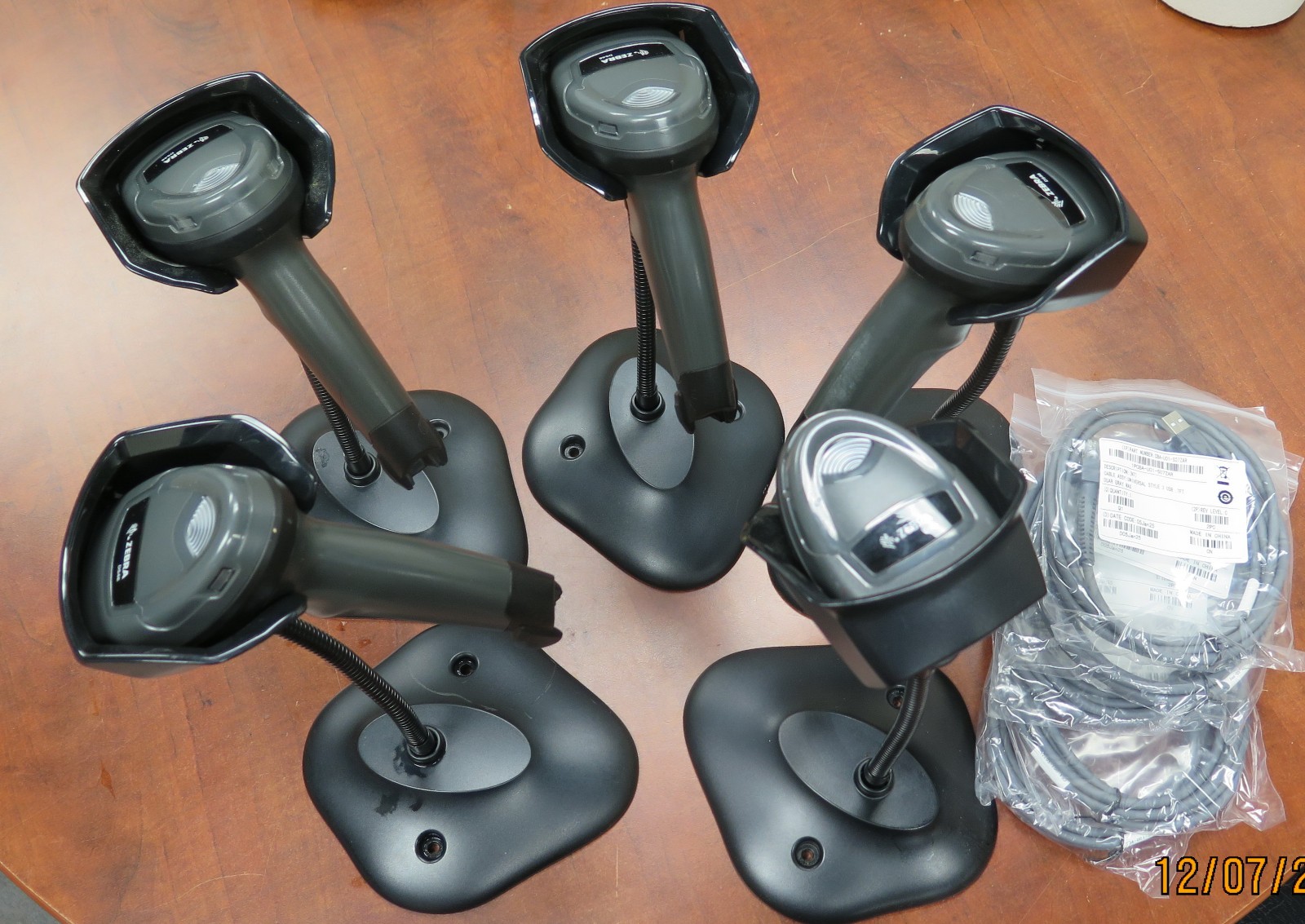 Lot of 5 Zebra DS4608 SR Motorola Barcode Scanner DS4608-SR00007ZZWW W/ Stand